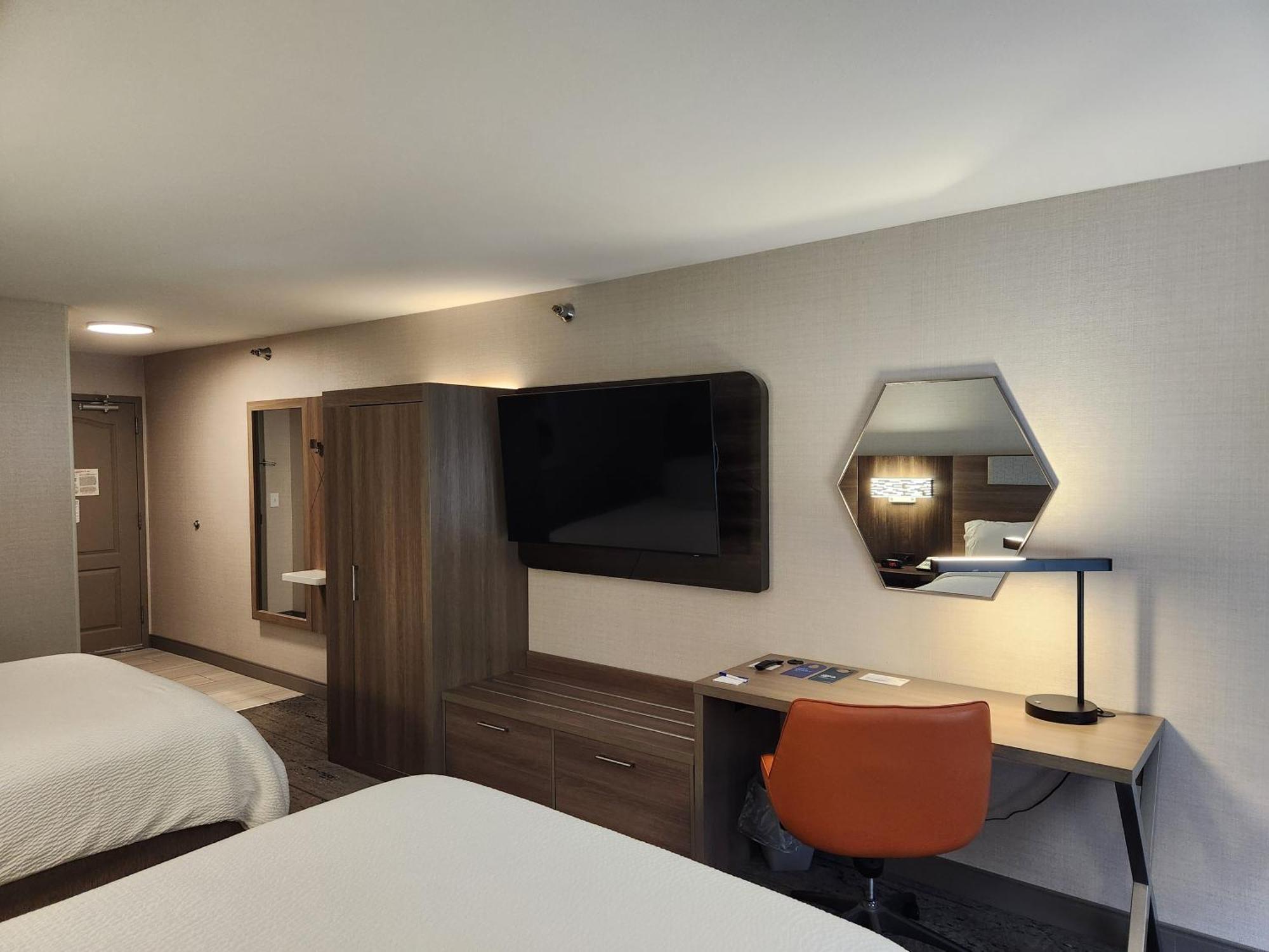 Express & By Ihg