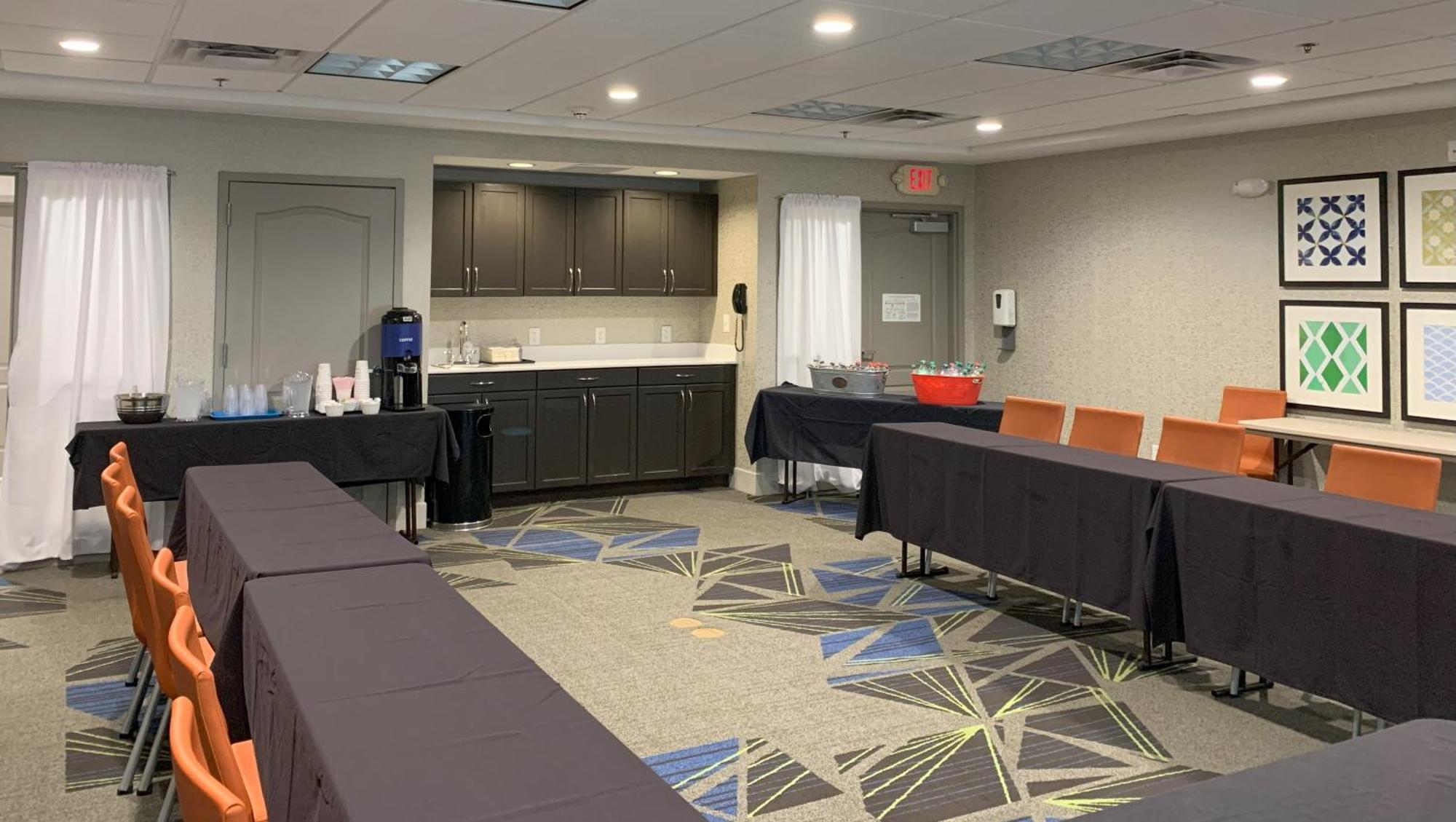 Express & By Ihg Crawfordsville